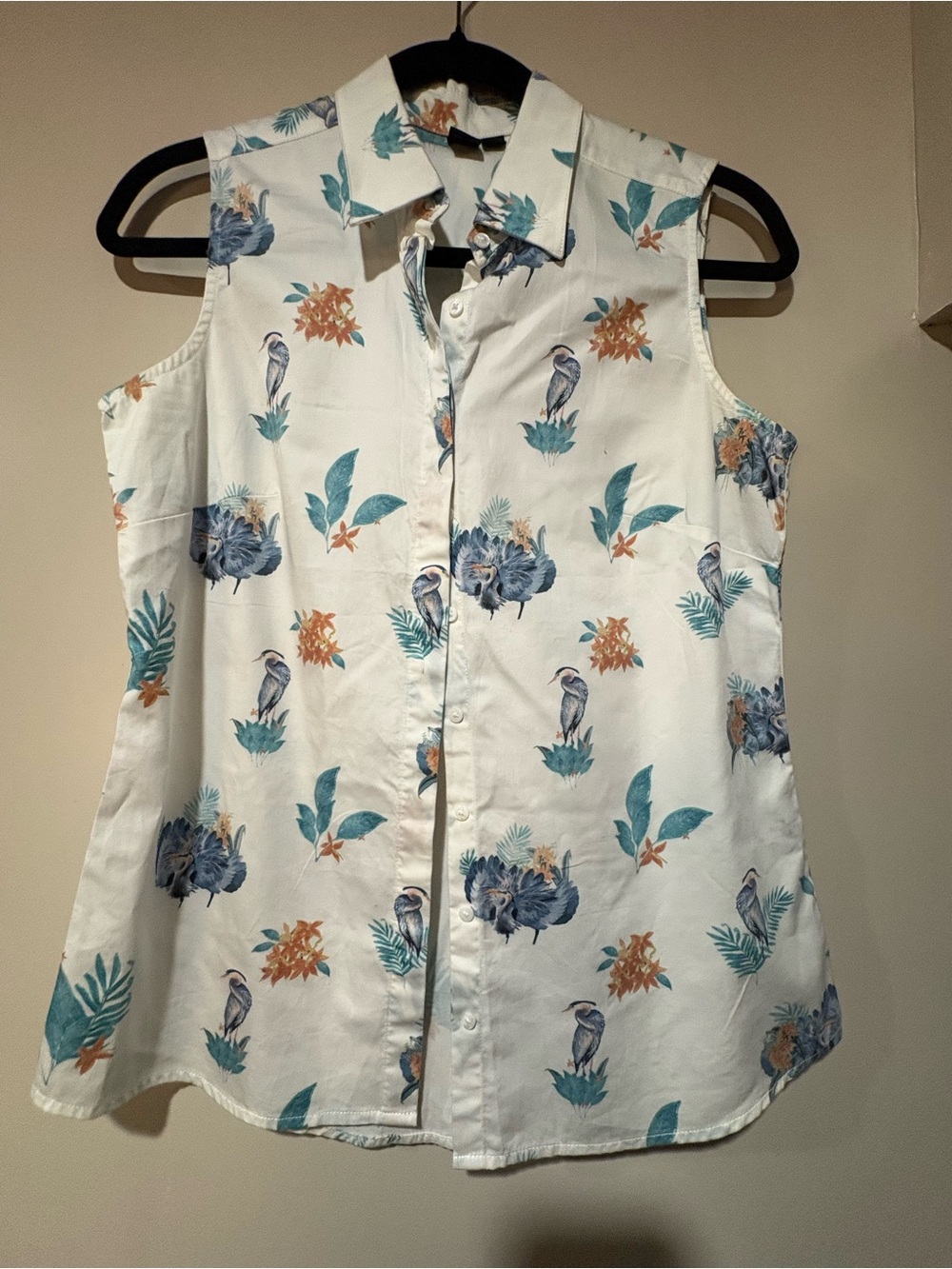 Icone Sleeveless Button-Up Top with Teal & Coral Floral Print